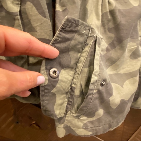 Ashley by 26 International Floral Embroidered Camo Jacket size small - Picture 9 of 12